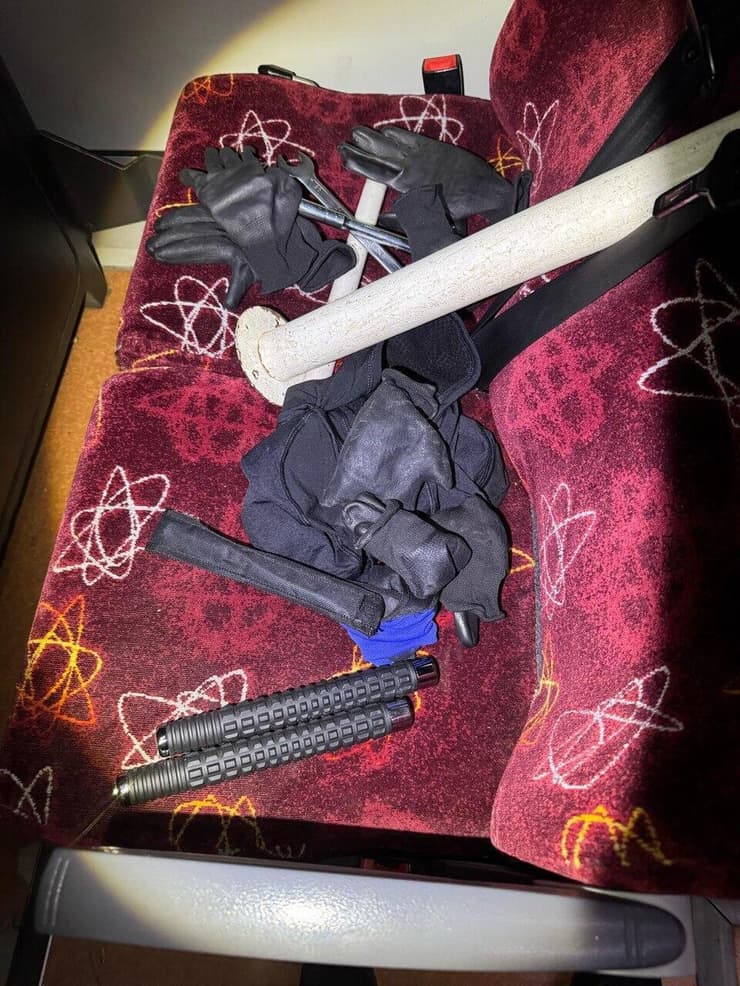 תיעוד האמל"ח שנתפס (צילום: דוברות המשטרה) תיעוד האמל"ח שנתפס