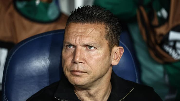 מי יירש אותו? ברק בכר (צילום: גיל נחושתן) מאמן מכבי חיפה ברק בכר