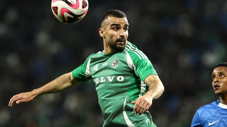 יעבור לרוסיה? ג'אבר (צילום: גיל נחושתן) שחקן מכבי חיפה מחמוד ג'אבר מול שחקן מ.ס אשדוד נועם מוצ'ה