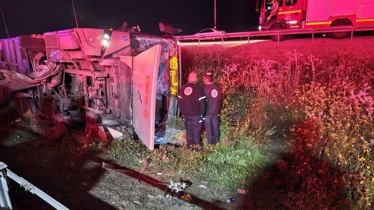 התהפכות אוטובוס בקריית גת 