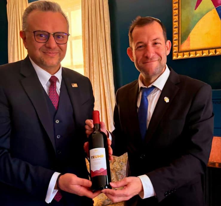 מסעד בולוס יועצו של נשיא ארה"ב דונלד טראמפ ויוסי דגן ראש מועצת השומרון בוושינגטון