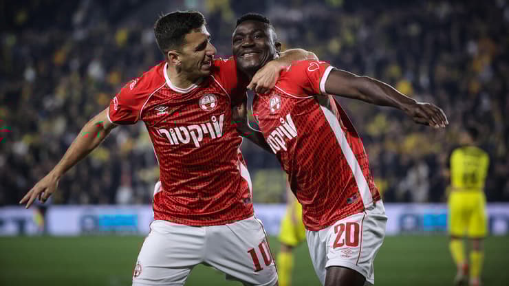 קאנגווה וביטון חוגגים