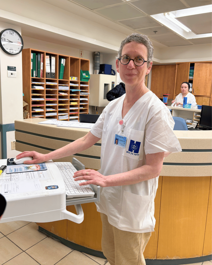 "25 שנות היכרותי עם נטע הוכיחו לי כי לא התארים עושים את האדם לאדם". פרופ' נטע גולדשמידט, מנהלת יחידת אשפוז המטולוגי (גיל יוחנן) פרופ' נטע גולדשמידט מנהלת יחידת אשפוז המטולוגי