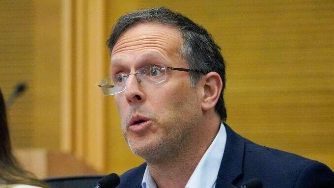 ח"כ טור פז. "איזו דוגמא משדרת הקואליציה?" (צילום: שלו שלום) ישיבת השדולה למען הקמת ועדת חקירה ממלכתית למחדלי ה-7 באוקטובר