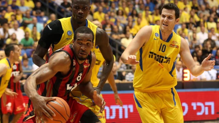 סמארדו סמואלס במדי הפועל ירושלים (צילום: ראובן שוורץ) סמארדו סמואלס