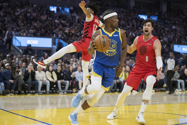 שחקן פורטלנד טרייל בלייזרס דני אבדיה שומר על שחקן גולדן סטייט ווריורס ג'ימי באטלר