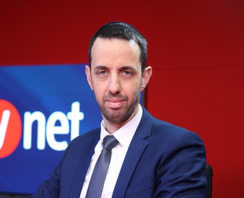 ח"כ אריאל קלנר: "אני לא מאלה שאומרים ש'הרצפה עקומה'. זה לא הפתיע אותי" (צילום: אביגיל עוזי) אריאל קלנר בפודקאסט "120 ואחת" עם מורן אזולאי
