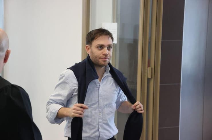 רוזנפלד בבית המשפט, לפני כחודשיים (צילום: מוטי קמחי ) ארי רוזנפלד בדיון חוזר בפרשת הדלפת המסכים בבית המשפט המחוזי בתל אביב