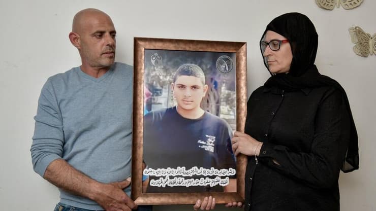 "כבר לא מצפים מהמשטרה לפעול". הוריו של אמיר (צילום: נחום סגל) ג'מאל דואהדה ואשתו, הוריו של הנרצח אמיר