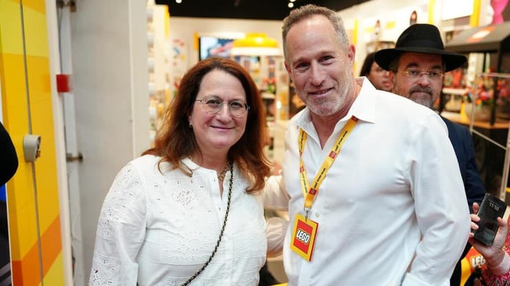 מימין: ערן תור ודנה עזריאלי