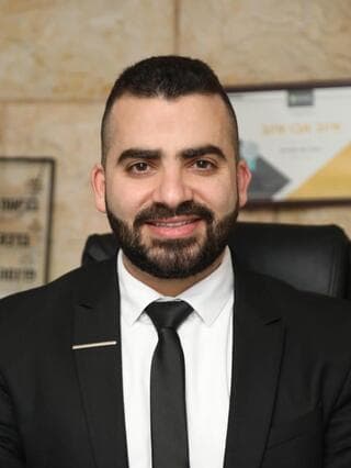 עו"ד איוב אבו איוב (צילום: סטודיו וינוס) עו"ד איוב אבו איוב