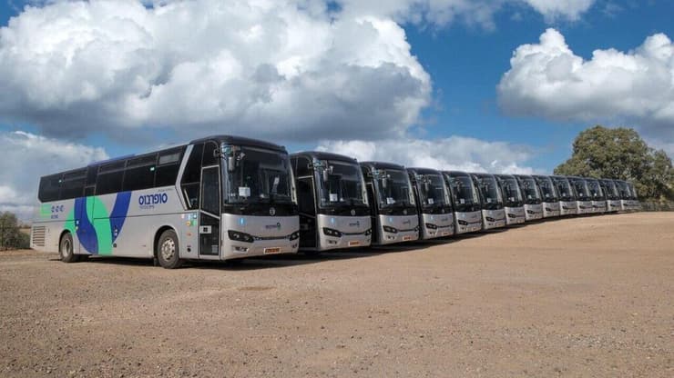 חברת סופרבוס זכתה במרכז להפעלת 17 קווי אוטובוס בדרום גוש דן, בהם קווים מרכזיים בערים חולון, ראשון לציון, בת ים ותל אביב-יפו