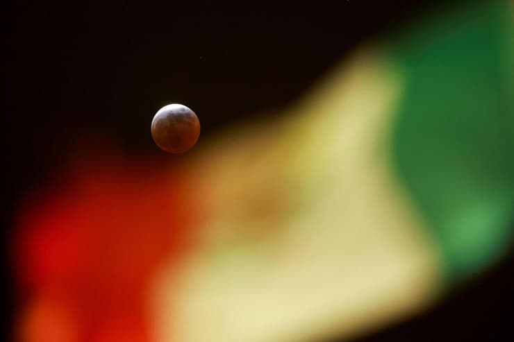 ליקוי הירח במקסיקו (צילום: REUTERS/Jose Luis Gonzalez) ליקוי הירח במקסיקו