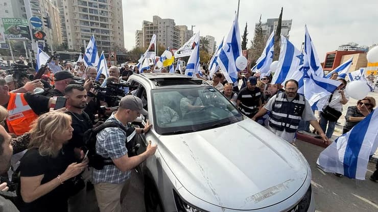 אגם ברגר חוזרת הביתה