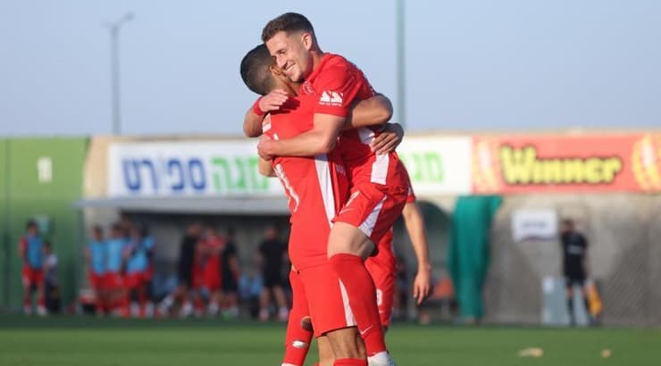 רוי קורין מאושר אחרי הצמד (אופיר מגדל) רוי קורין מאושר אחרי הצמד