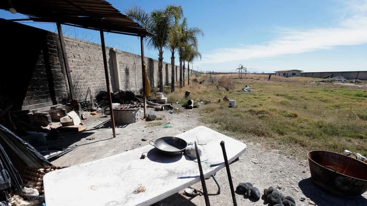 צילום: ULISES RUIZ / AFP חווה נטושה במערב מקסיקו שבה נמצאו שרידי עצמות אדם ותנורי שרפה