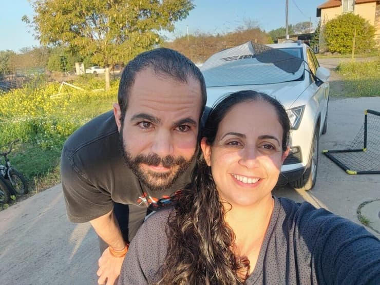 ירדן ביבס ואחותו עופרי ירדן ועופרי ביבס