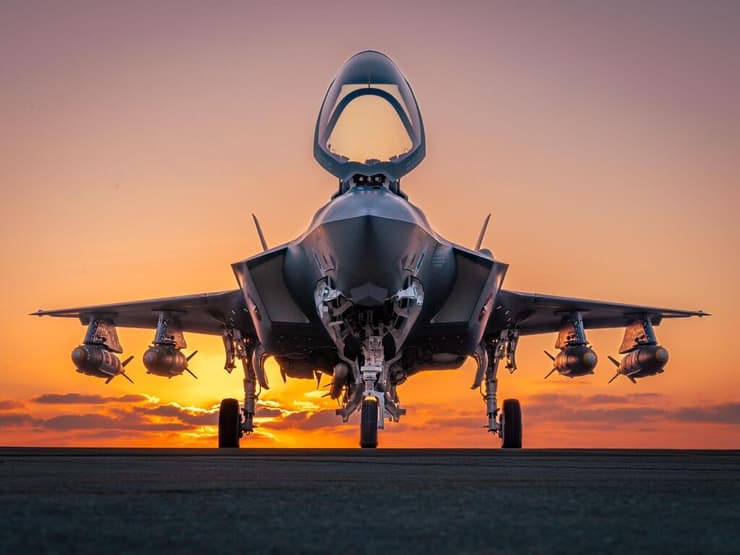 שלושה מטוסי “אדיר” (F-35i) חדשים נחתו בבסיס נבטים