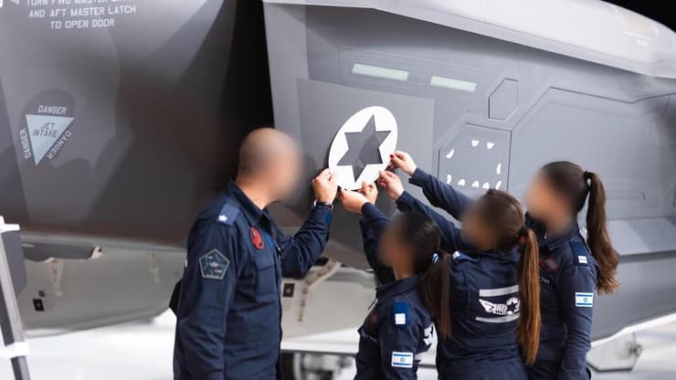 שלושה מטוסי “אדיר” (F-35i) חדשים נחתו בבסיס נבטים