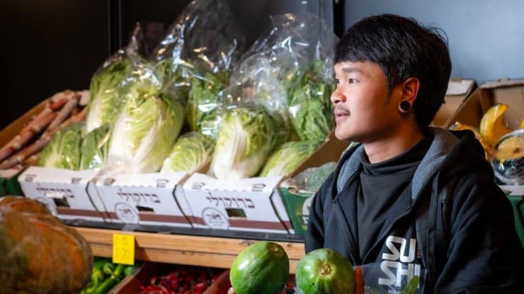 חנות הירקות של מונדו בתחנה המרכזית