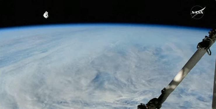 החללית של משימת crew-10 מתקרבת לתחנת החלל