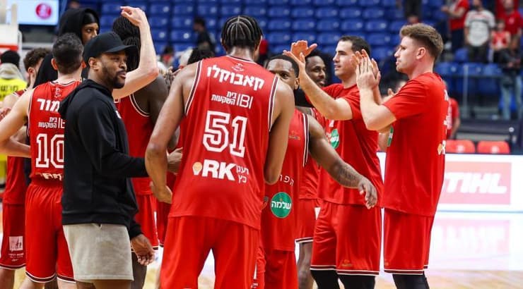 שחקני הפועל תל אביב בסיום
