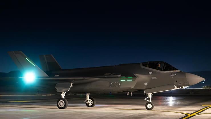 שלושה מטוסי “אדיר” (F-35i) חדשים נחתו בבסיס נבטים