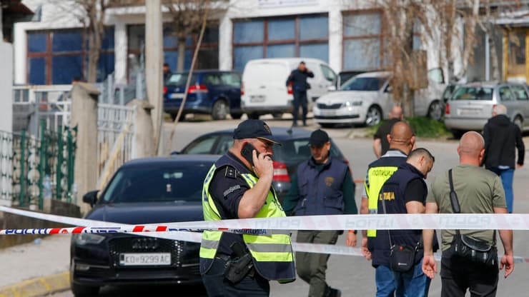 ליד המועדון שבו נספו עשרות (צילום:REUTERS/Ognien Teofilovski) צפון מקדוניה אסון שריפה מועדון יותר מ 50 הרוגים