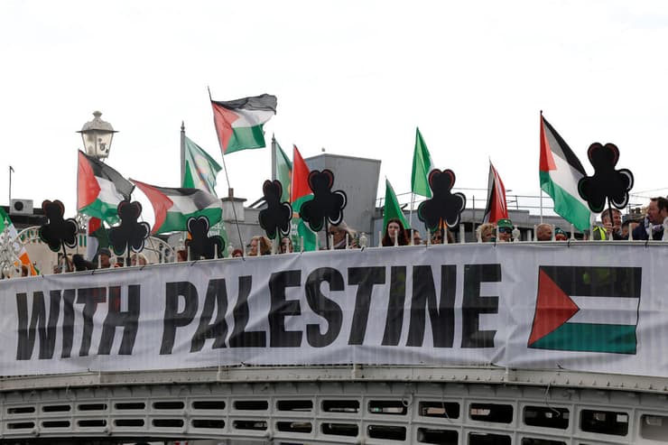 יום פטריק הקדוש מזרקה פרו פלסטינים דבלין אירלנד