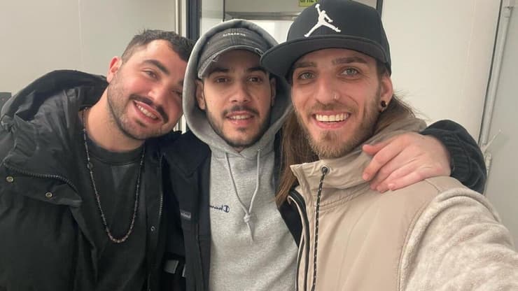 "אתה שומע סיפורים שלו מהשבי ומבין איזה גיבור הוא, איזה חזק" חבריו של אליה כהן, החטוף ששוחרר משבי החמאס בפעימה השמינית שהתגייסו לעזור לו להשתקם כלכלית ונפשית