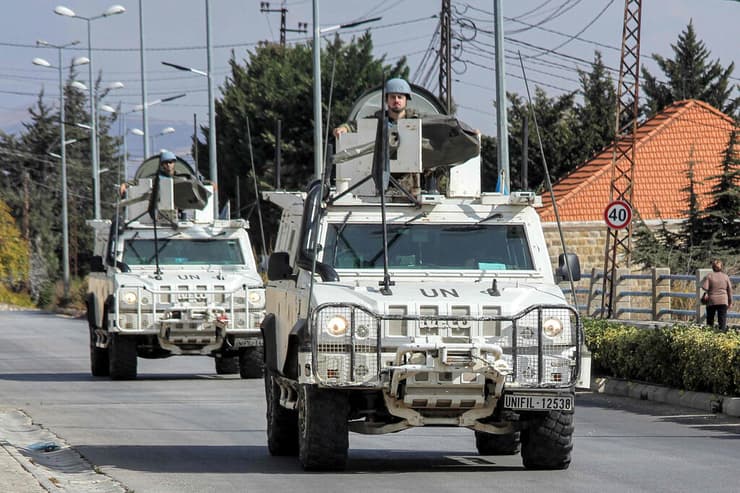 כוח יוניפי"ל בכפר כילא. "זכותנו לקיים את המנדט בלי תלות בנוכחות צבא לבנון" (צילום: Rabih DAHER / AFP) כפר כילא