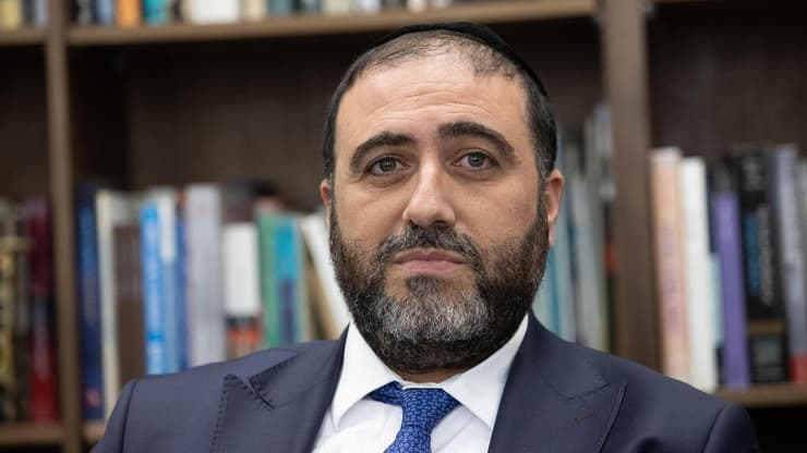 ״גינה והוקיע״ את האירוע האלים. השר משה ארבל (צילום: אלכס קולומויסקי) השר משה ארבל