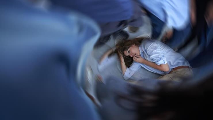 אנשים שסובלים מקלסטרופוביה נוטים לפתח חרדות סביב טיסות (צילום: Shutterstrock) חרדת טיסה