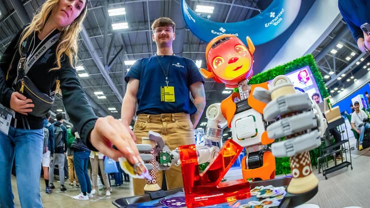 בינה מלאכותית ורובטים בכל מקום