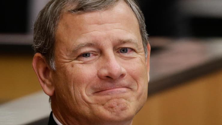 "לארה"ב אין שופטי אובמה או שופטי טראמפ". נשיא העליון רוברטס (צילום: AP Photo/Nati Harnik, File) ארה"ב נשיא בית המשפט העליון ג'ון רוברטס