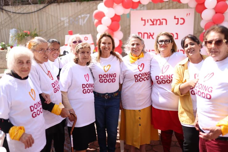 יבנה, תושבות העיר משלות ארוחה מפנקת לכוחות הביטחון
