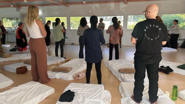 סדנת נשימה קשובה מטעם ארגון נט״ל בתמיכת ״מטפלים בנפש״ של טבע