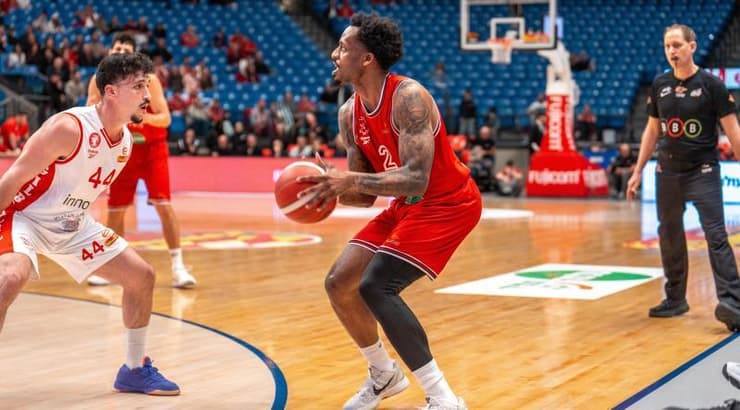 אנטוניו בלייקני מול ניב משגב (רועי כפיר) אנטוניו בלייקני מול ניב משגב