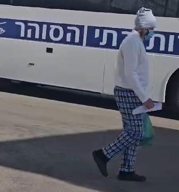 תיעוד: האנס הפדופיל איתי ליבוביץ’ יוצא מכלא איילון לאחר 21 שנות מאסר.