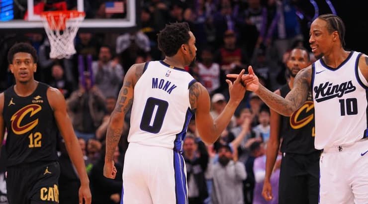 דמאר דרוזן ומאליק מונק חוגגים (רויטרס) דמאר דרוזן ומאליק מונק חוגגים