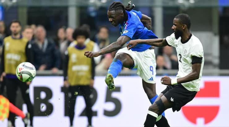 מויסה קן עם פצצה למסגרת (רויטרס) מויסה קן עם פצצה למסגרת