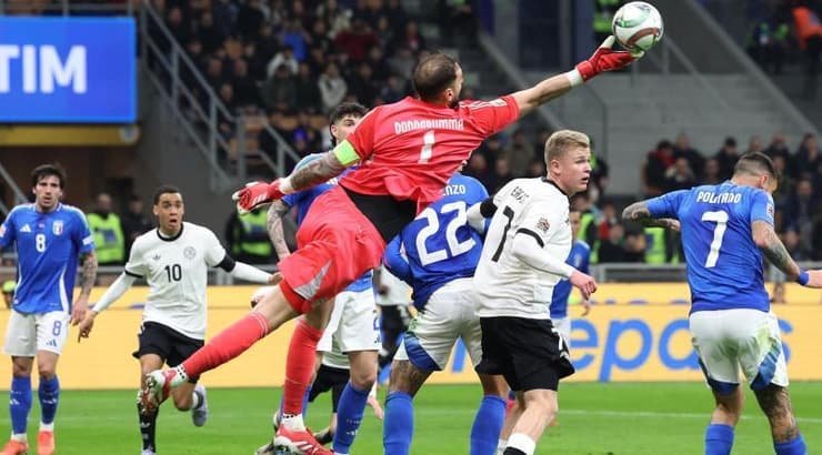 ג'יאנלואיג'י דונארומה נחלץ לעזרת חבריו (רדאד ג'בארה) ג'יאנלואיג'י דונארומה נחלץ לעזרת חבריו