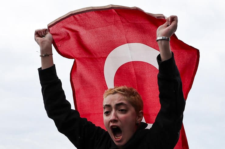 טורקיה איסטנבול מפגינים תומכי אכרם אימאמאולו ראש העיר ש נעצר