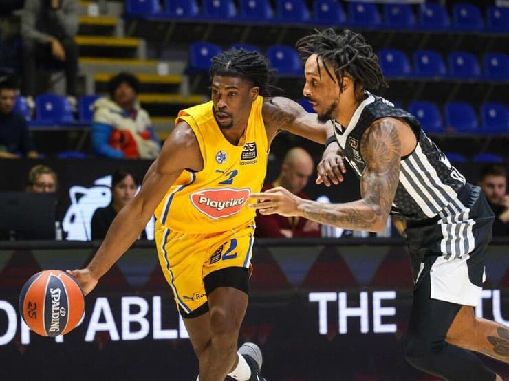 נכנס לעניינים מהר מאוד. קלארק (צילום: דראגן טשיץ') שחקן מכבי ת"א ג'ימי קלארק