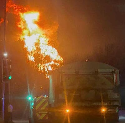 אש בנמל התעופה היתרו בלונדון