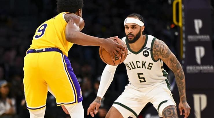 ברוני ג'יימס מול גארי טרנט