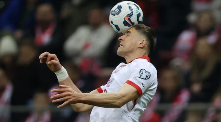 יאן בדנארק נוגח (רויטרס) יאן בדנארק נוגח