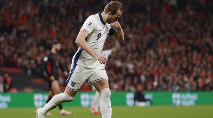 הארי קיין רץ לחגוג (רויטרס) הארי קיין רץ לחגוג