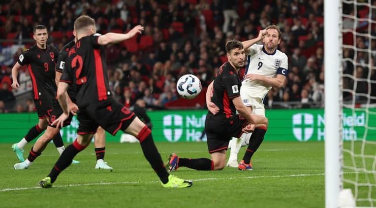 הארי קיין בועט לרשת (רויטרס) הארי קיין בועט לרשת