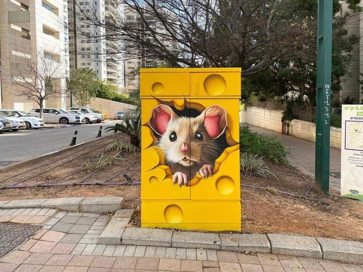 "האנשה של חפצים דוממים הייתה הדרך שלי לייצר לעצמי חברה בתוך הבדידות"   